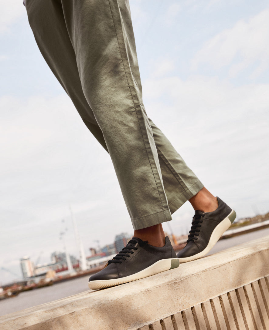 Women's KNX Leather Sneaker | Black/Star White - Image 9