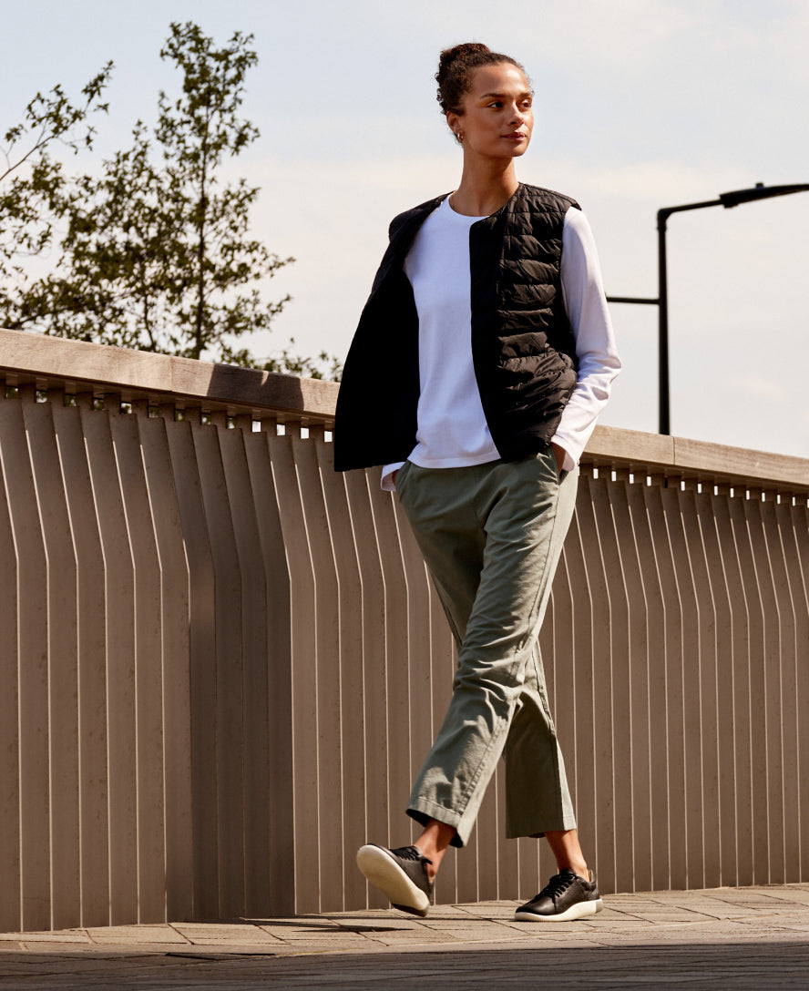 Women's KNX Leather Sneaker | Black/Star White - Image 8